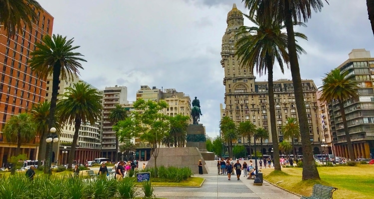 salaries in Uruguay